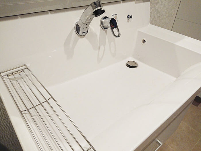 洗面台にウェットパレットを付けた写真