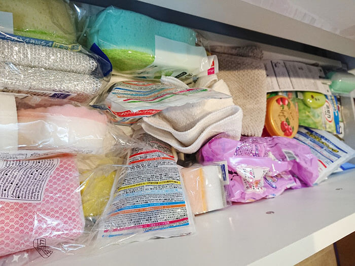 洗面台下の収納のビフォー写真（上段）