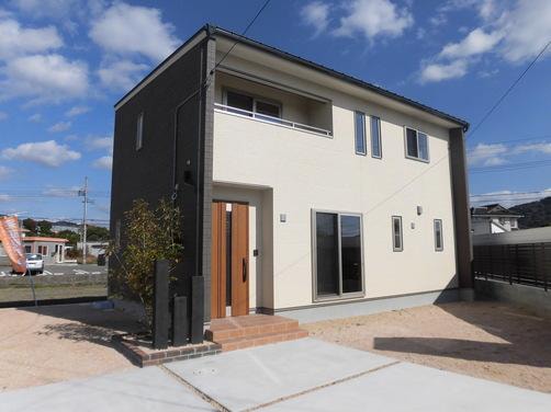 デザイン住宅をあつかうローコスト住宅会社：デザインハウス