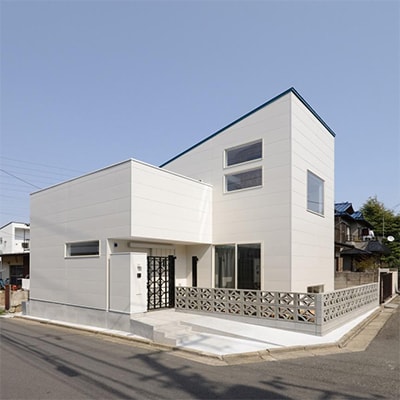 屋根の形で印象が変わる