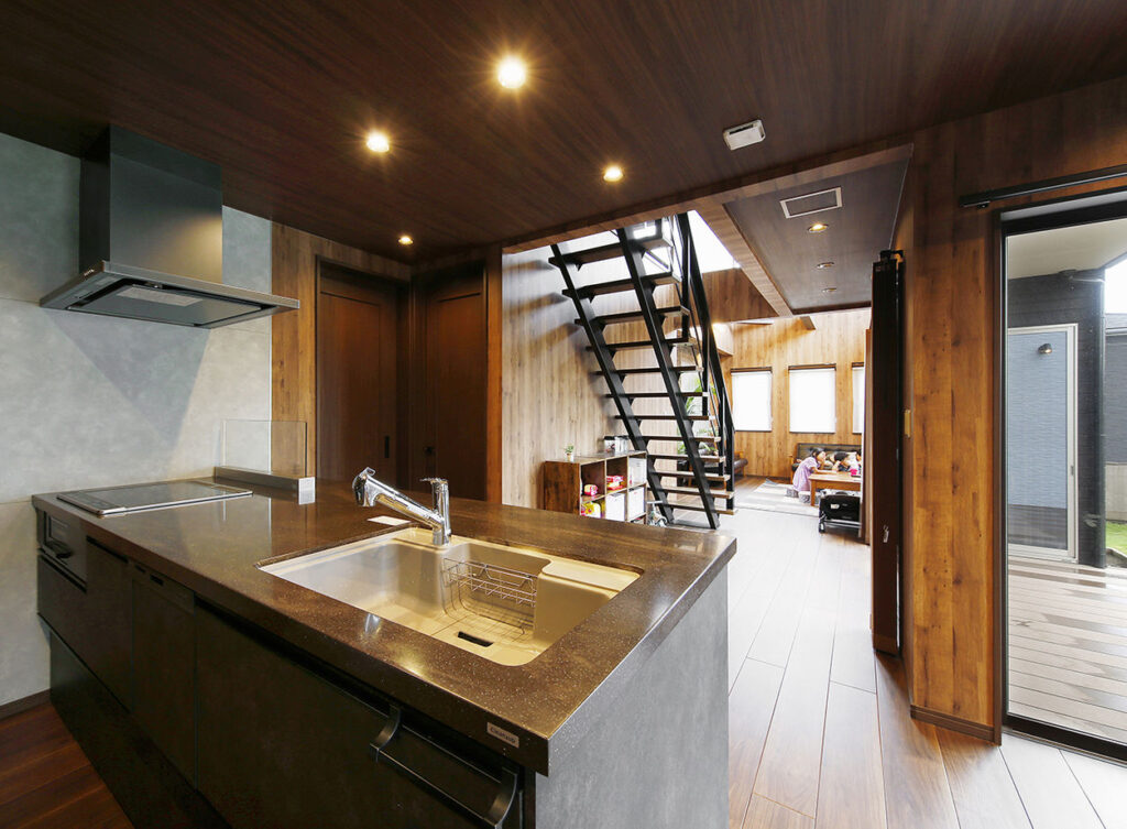 3,000万円前半！広々エントランスと木目の壁が迎える39坪のリゾート風住まいの例